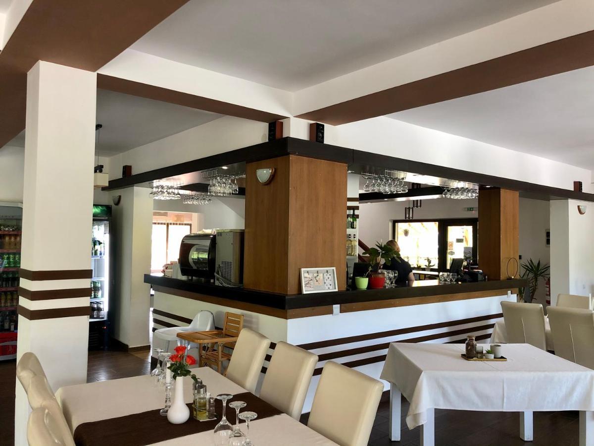 Sîndominic Aranykakas Etterem Es Panzio Bed & Breakfast エクステリア 写真